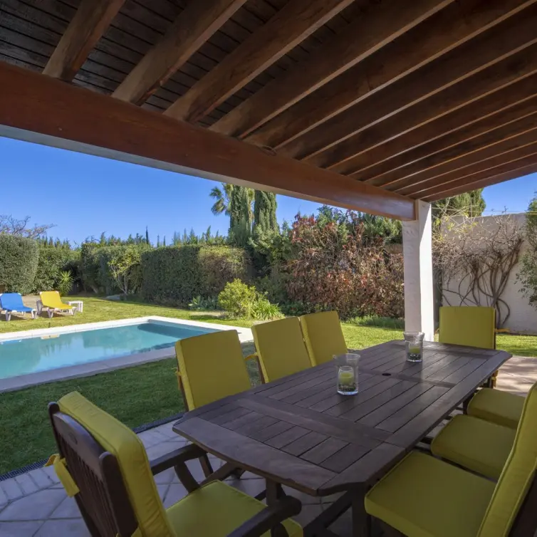 Sale of detached villa in Benahavís