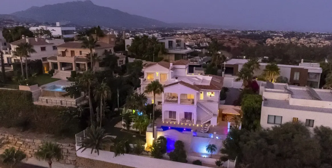 Venta de villa independiente en Benahavís 30