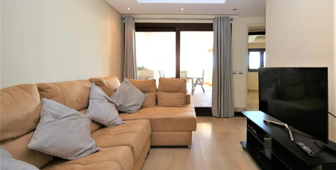 Alquiler a corto plazo de apartamento en planta baja en Estepona 3