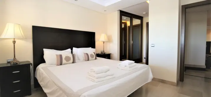 Alquiler a corto plazo de apartamento en planta baja en Estepona 3