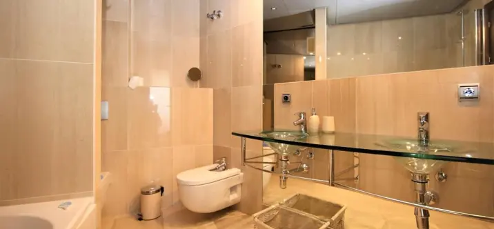 Alquiler a corto plazo de apartamento en planta baja en Estepona 4