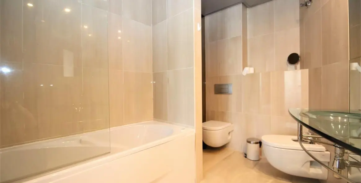 Alquiler a corto plazo de apartamento en planta baja en Estepona 6