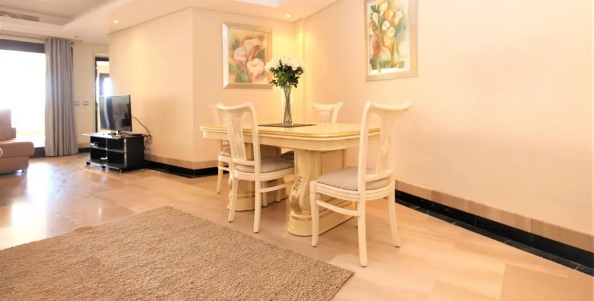 Alquiler a corto plazo de apartamento en planta baja en Estepona 8