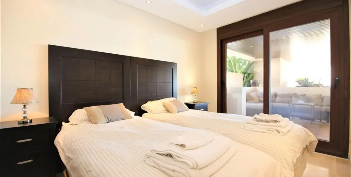 Alquiler a corto plazo de apartamento en planta baja en Estepona 13