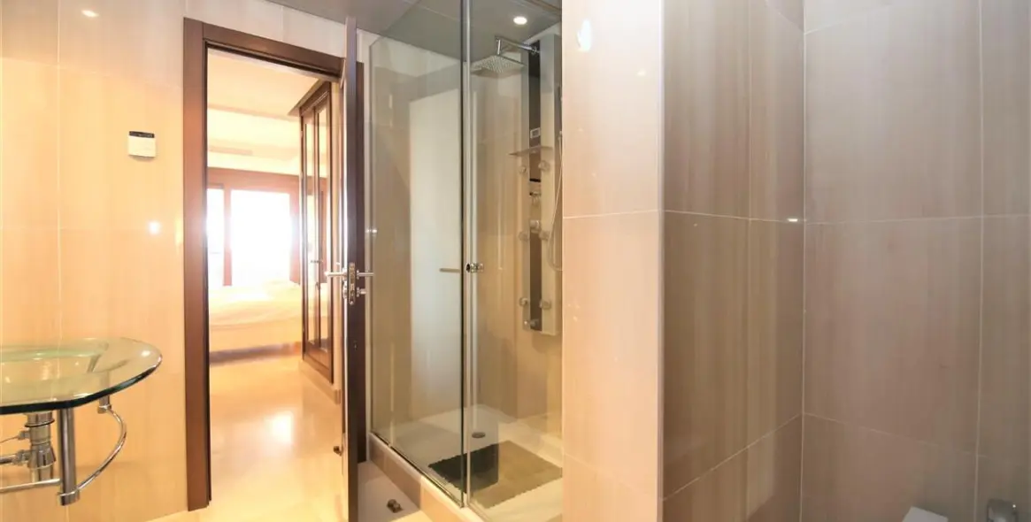 Alquiler a corto plazo de apartamento en planta baja en Estepona 14