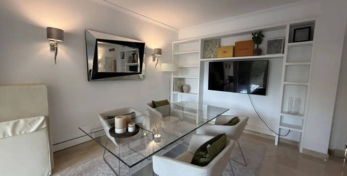 Long-term rent of townhouse in La Quinta 2