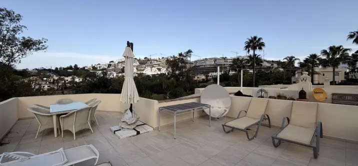 Long-term rent of townhouse in La Quinta 2