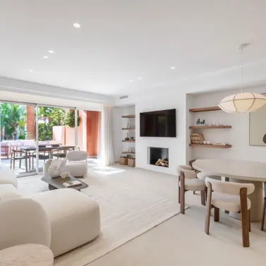 Долгосрочная аренда дома на две семьи в The Golden Mile