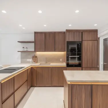 Долгосрочная аренда дома на две семьи в The Golden Mile