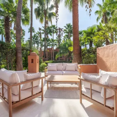 Долгосрочная аренда дома на две семьи в The Golden Mile