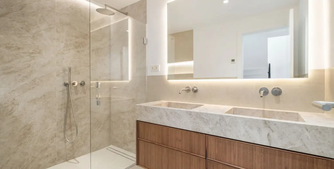 Долгосрочная аренда дома на две семьи в The Golden Mile 23