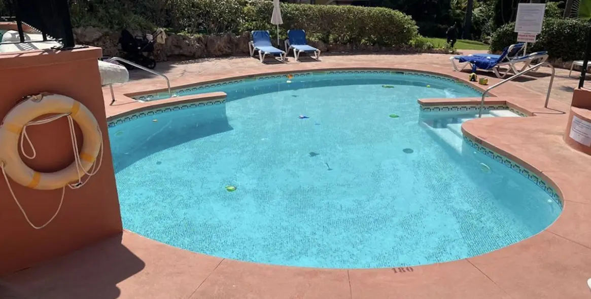 Long-term rent of middle floor apartment in Elviria 3