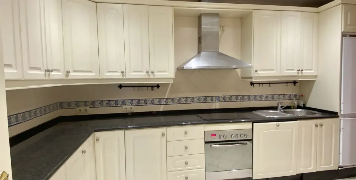 Long-term rent of middle floor apartment in Elviria 4