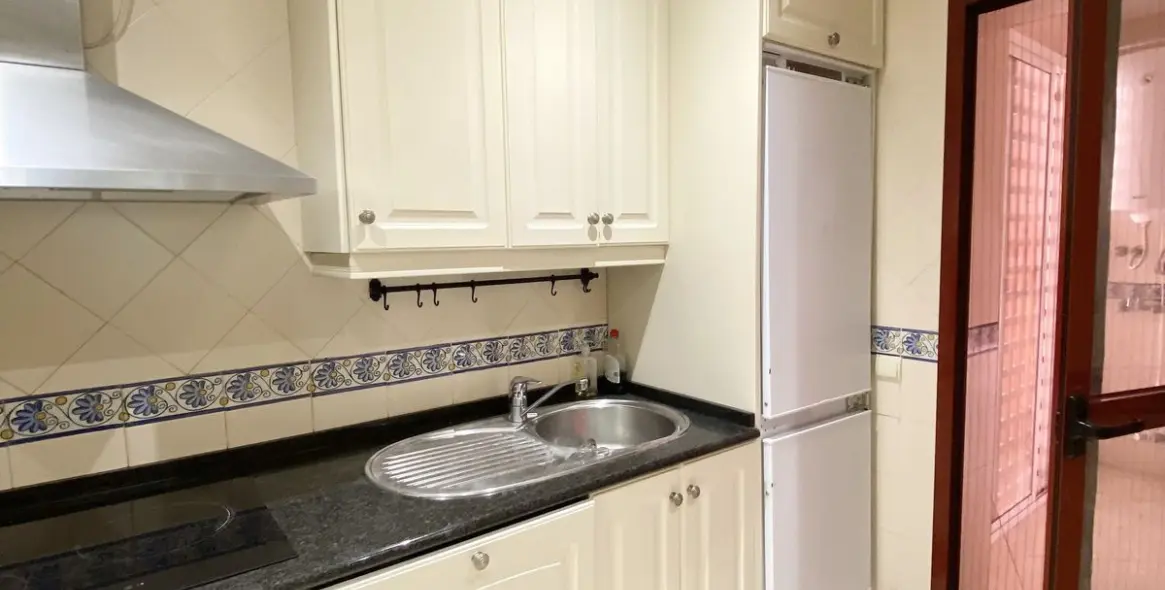 Long-term rent of middle floor apartment in Elviria 7