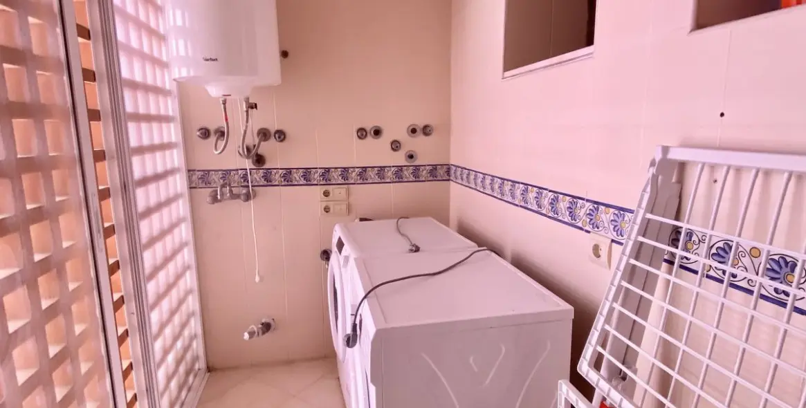 Long-term rent of middle floor apartment in Elviria 10