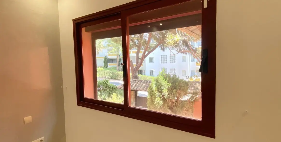 Long-term rent of middle floor apartment in Elviria 17