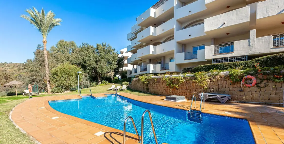 Long-term rent of ground floor apartment in Elviria 1
