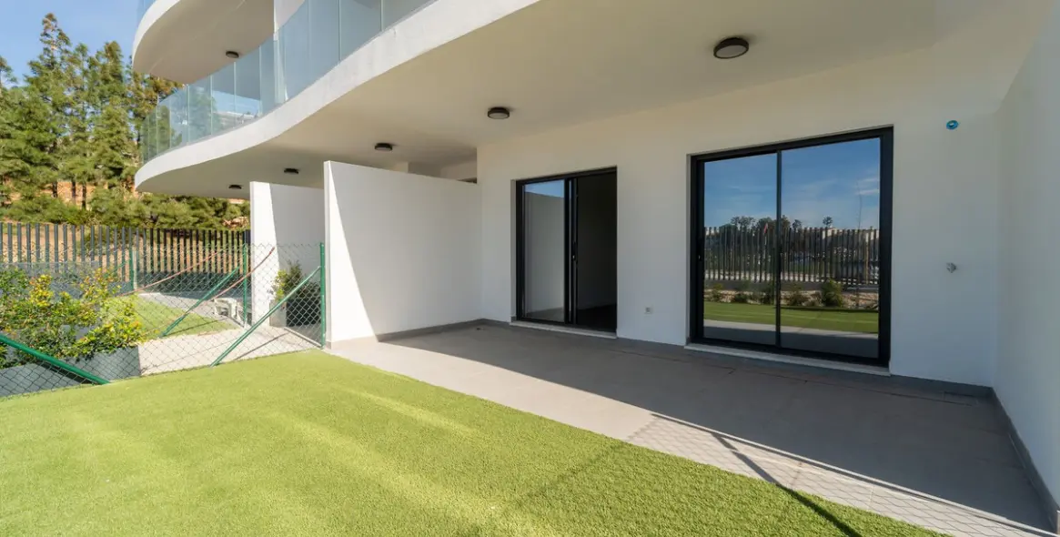 Sale of ground floor apartment in Mijas Costa 12