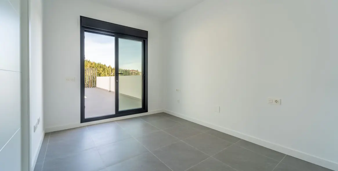 Продажа апартаментов на первом этаже в Mijas Costa 22