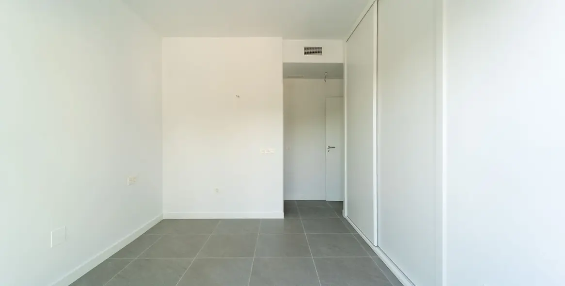 Продажа апартаментов на первом этаже в Mijas Costa 25