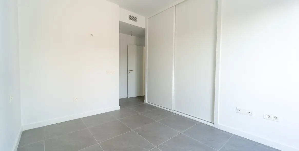 Продажа апартаментов на первом этаже в Mijas Costa 26