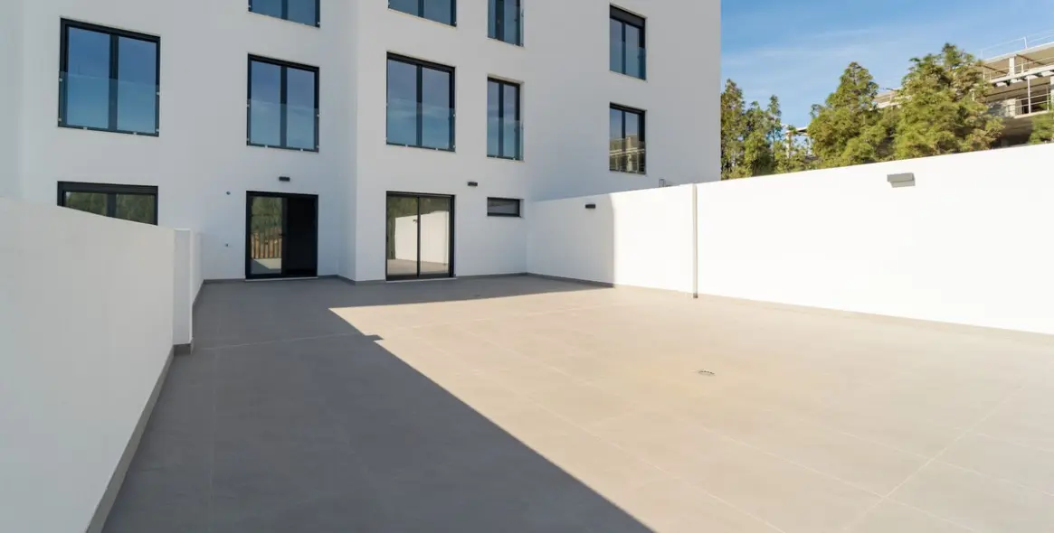 Продажа апартаментов на первом этаже в Mijas Costa 32