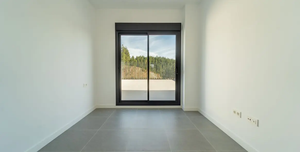 Продажа апартаментов на первом этаже в Mijas Costa 33