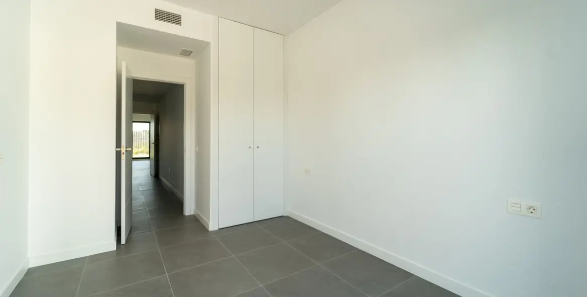 Продажа апартаментов на первом этаже в Mijas Costa 36