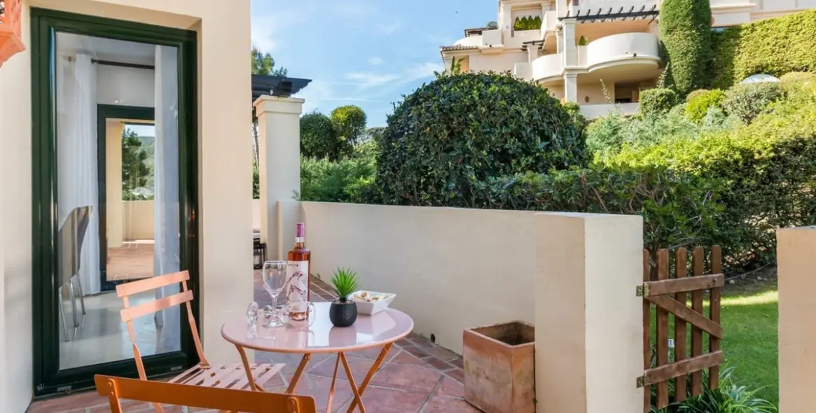 Sale of ground floor apartment in Benahavís 5