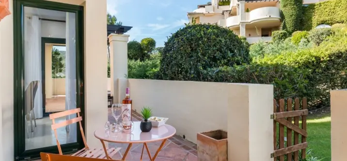 Sale of ground floor apartment in Benahavís 4