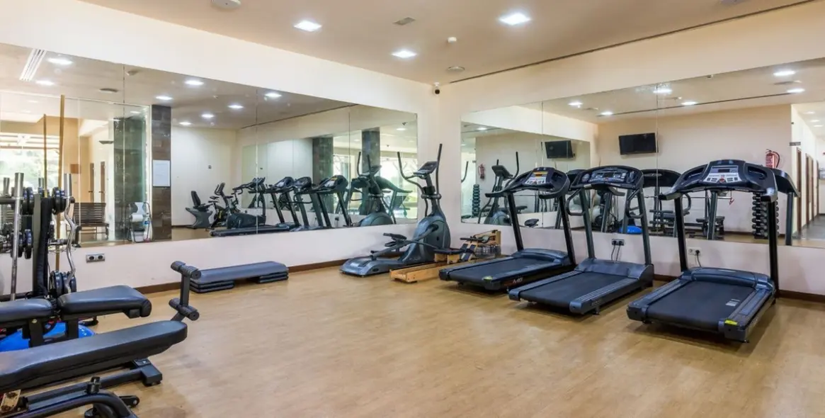 Sale of ground floor apartment in Benahavís 10