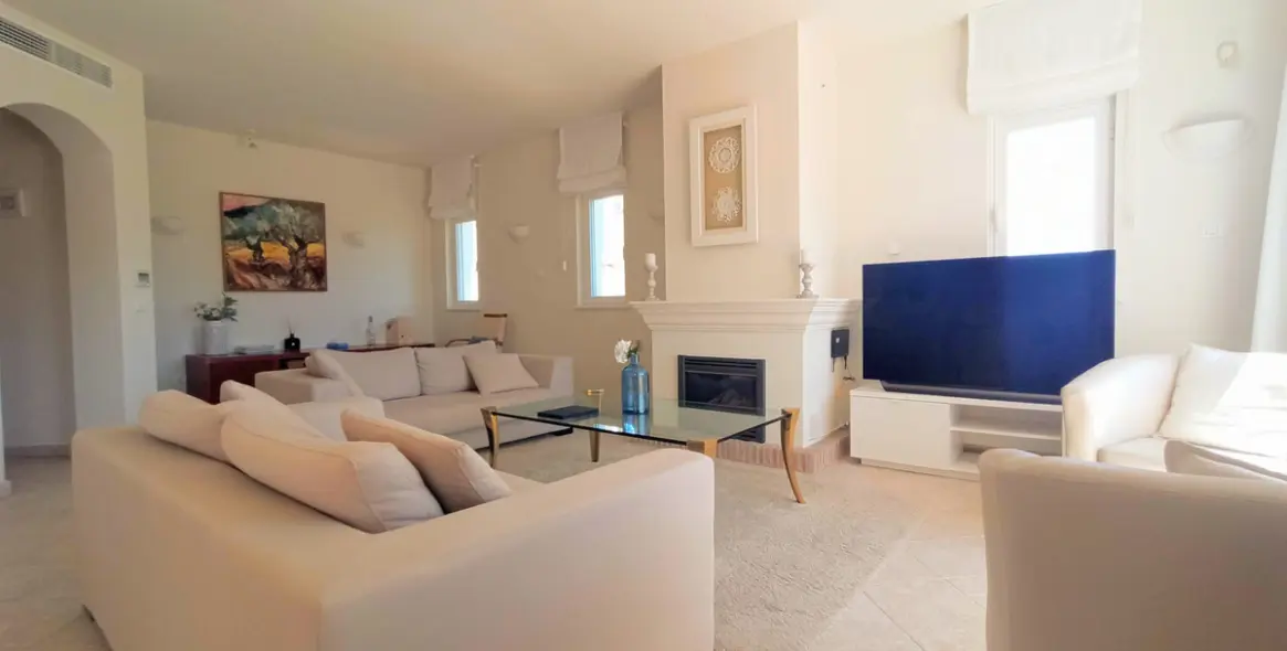 Sale of penthouse in Miraflores 3