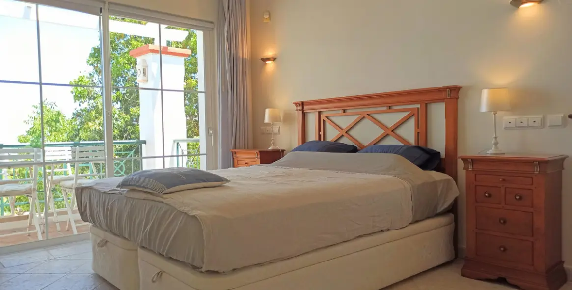 Sale of penthouse in Miraflores 12