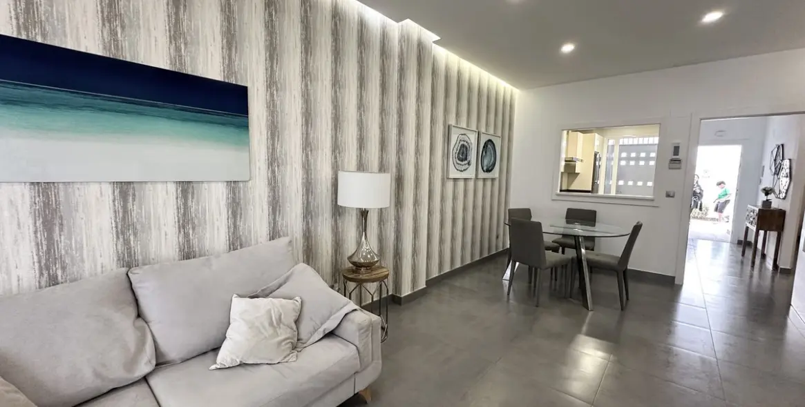 Sale of ground floor apartment in Nueva Andalucía 2