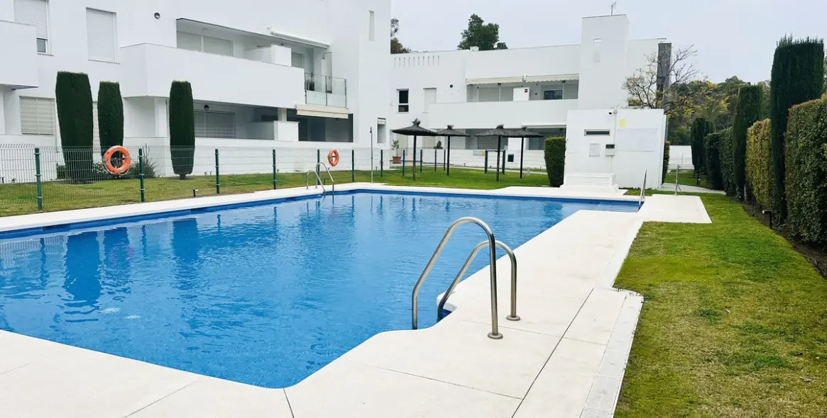 Sale of ground floor apartment in Nueva Andalucía 24