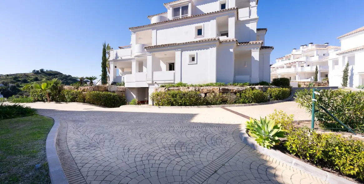 Venta de apartamento en planta baja en Nueva Andalucía 3