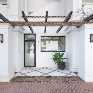 Продажа апартаментов на первом этаже в Nueva Andalucía