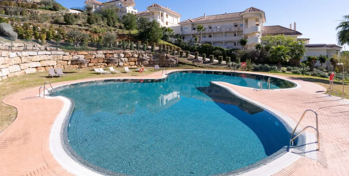 Продажа апартаментов на первом этаже в Nueva Andalucía 35