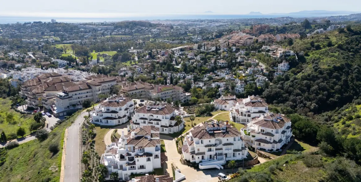 Продажа апартаментов на первом этаже в Nueva Andalucía 48