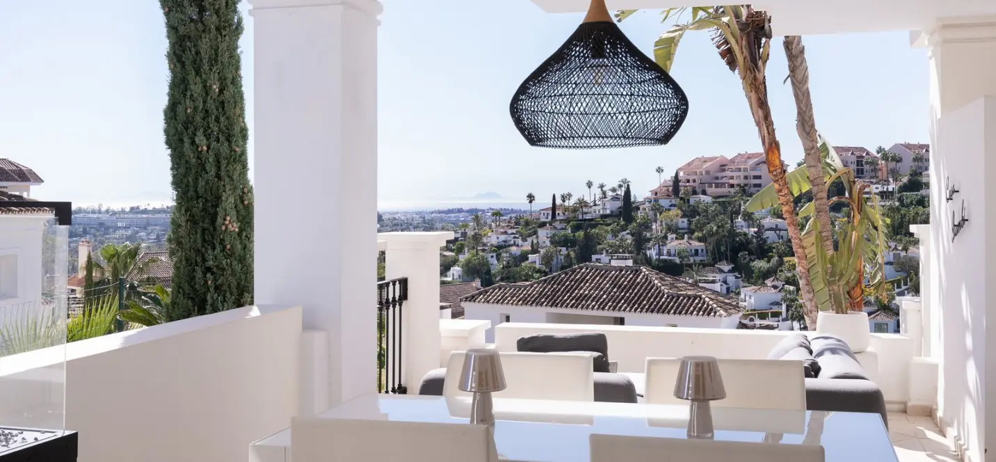 Продажа апартаментов на первом этаже в Nueva Andalucía 0