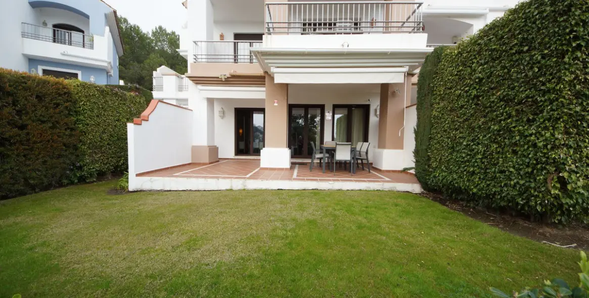 Продажа апартаментов на первом этаже в Los Arqueros 3