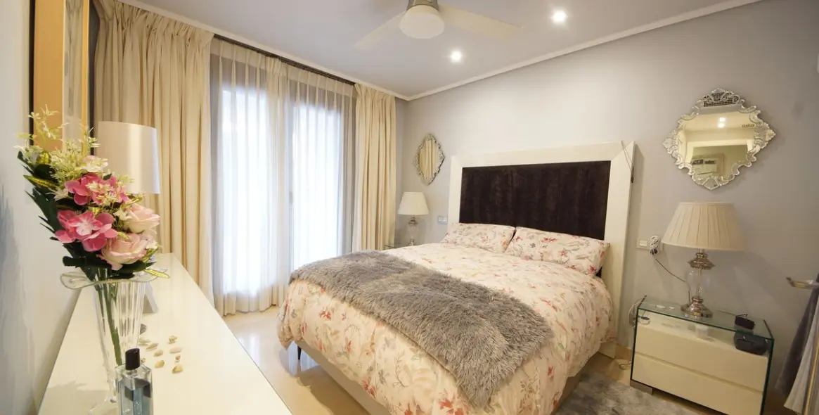 Продажа апартаментов на первом этаже в Los Arqueros 4