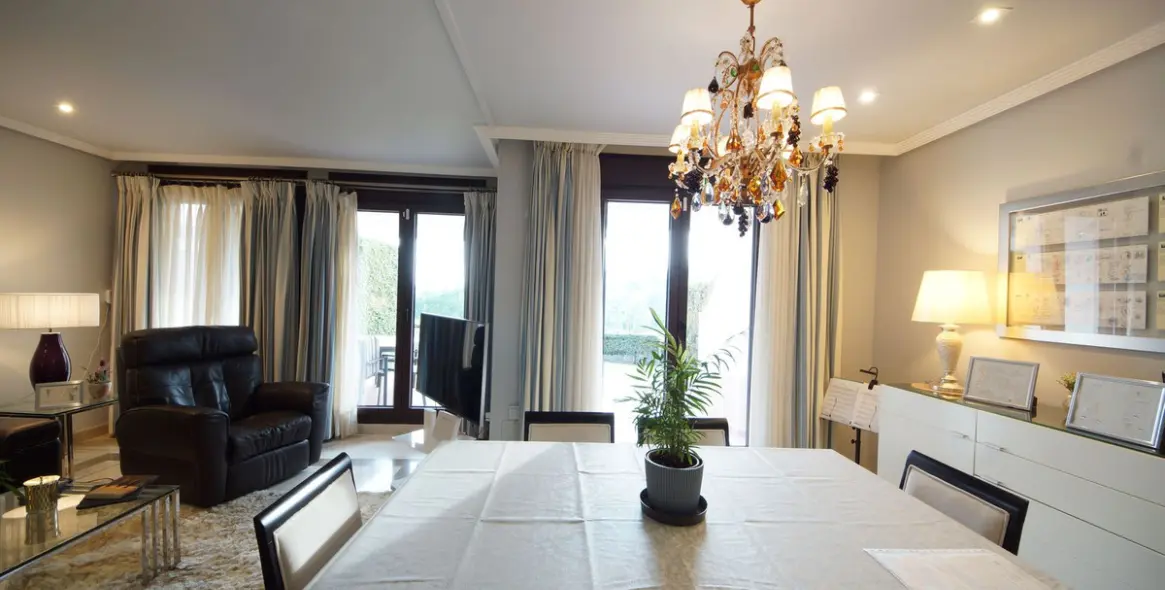 Продажа апартаментов на первом этаже в Los Arqueros 5