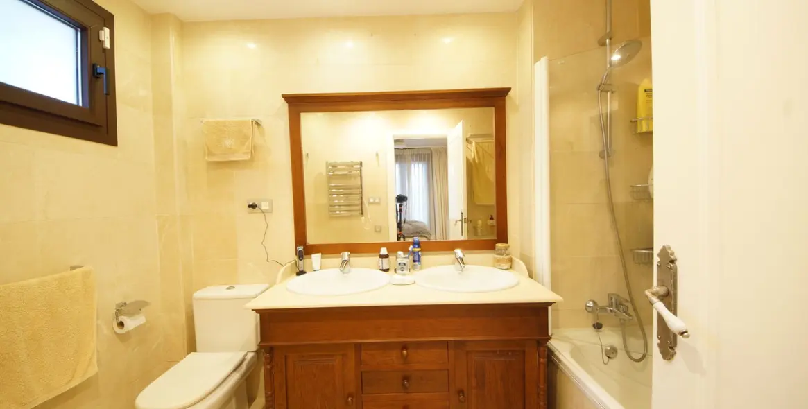 Продажа апартаментов на первом этаже в Los Arqueros 13