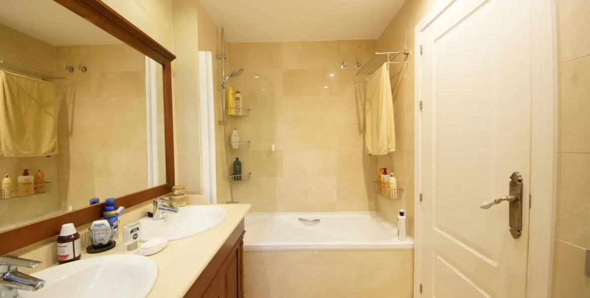 Продажа апартаментов на первом этаже в Los Arqueros 15