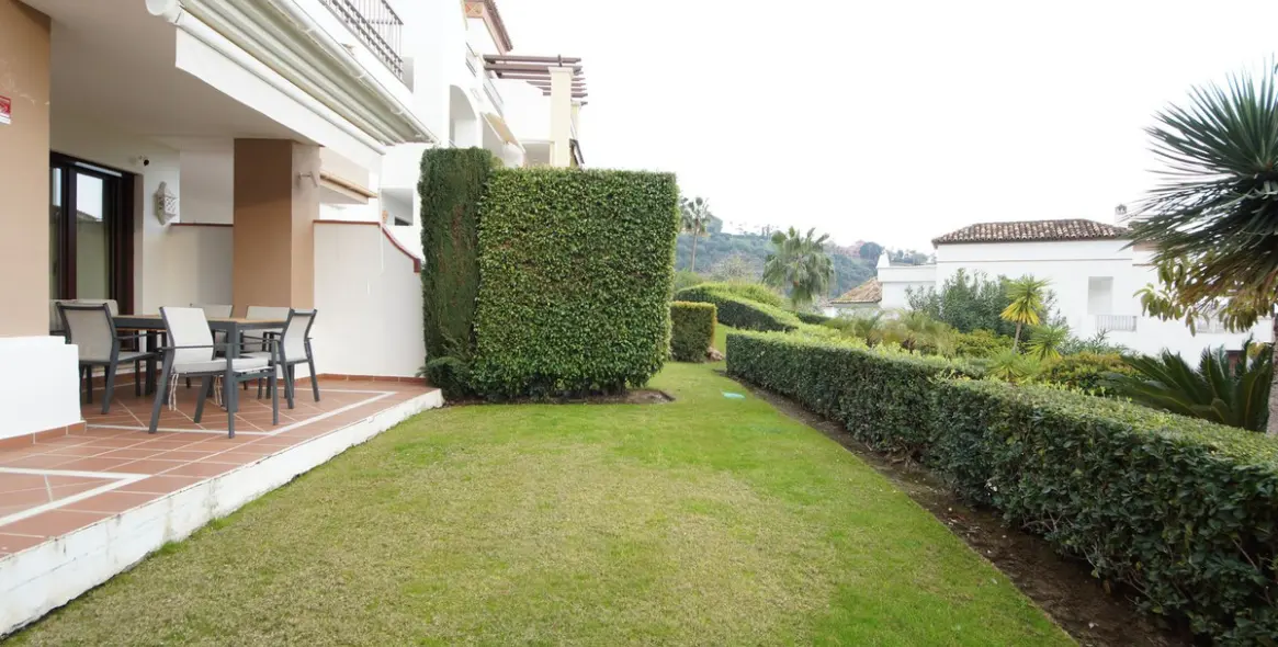 Продажа апартаментов на первом этаже в Los Arqueros 18