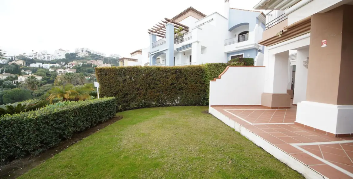 Продажа апартаментов на первом этаже в Los Arqueros 19