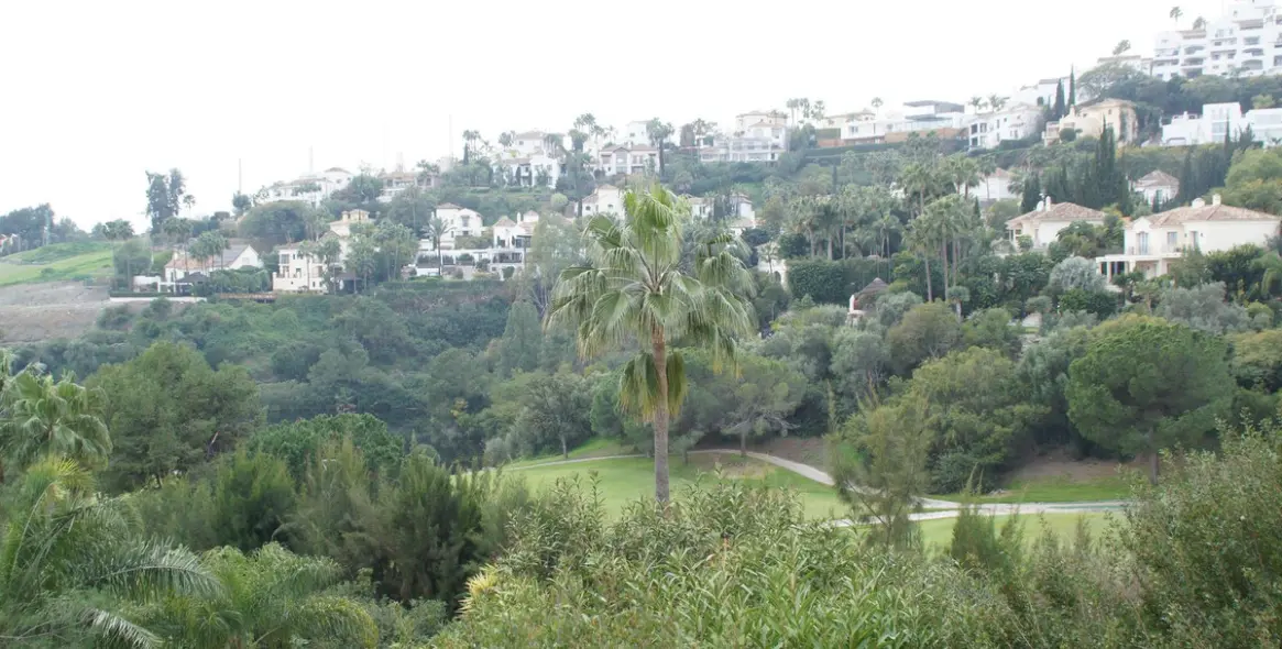 Продажа апартаментов на первом этаже в Los Arqueros 23