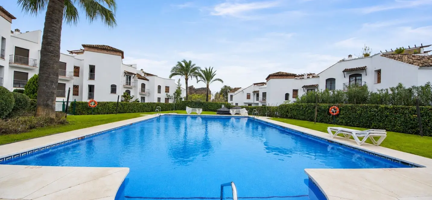 Продажа апартаментов на первом этаже в Los Arqueros 0
