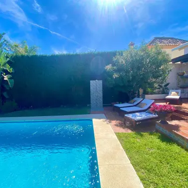 Sale of detached villa in Nueva Andalucía